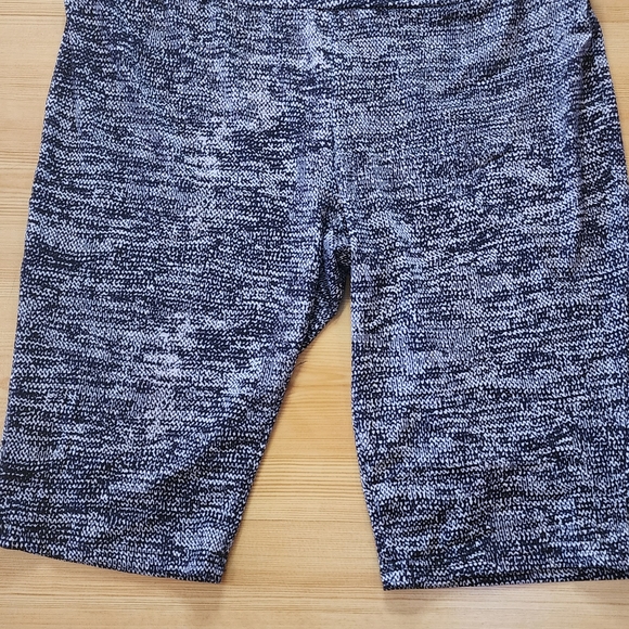 LILY by Firmiana Women's Knee-length Lightweight Biker Shorts - Picture 4 of 7